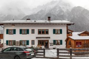 En generel udsigt til bjerge eller udsigt til bjerge taget fra lejligheden