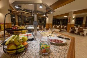Makanan di atau berdekatan hotel