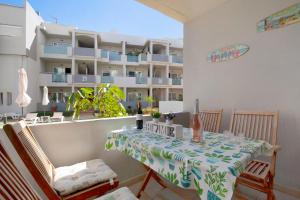 A balcony or terrace at Garden 128