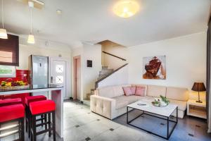 Η κουζίνα ή μικρή κουζίνα στο Sunny Villa Hanioti