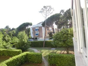 A garden outside Delightful apartment surrounded by nature