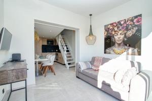 TV a/nebo společenská místnost v ubytování Casa USHUAÏA face au golfe de St-Tropez