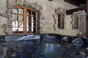 Fotografie z fotogalerie ubytování Chalet Falcon - Luxury Swiss Retreat with Hot-Tub v destinaci Bagnes