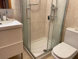 A bathroom at Stunning 3-Bed Apartment in Puerto De Mazarron