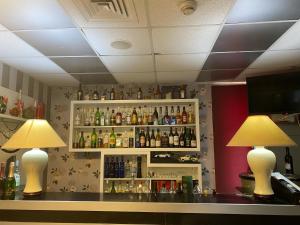 Khu vực lounge/bar tại Beauty Inn