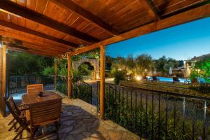 Bazén v ubytování Olive Tree Villas nebo v jeho okolí