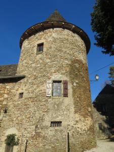 Φωτογραφία από το άλμπουμ του The Unique Round Tower Gite at Chateau de Chauvac σε Bassignac-le-Bas