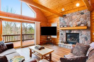 Μια τηλεόραση ή/και κέντρο ψυχαγωγίας στο Happy Trails Cabin