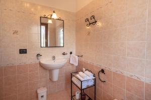 Ένα μπάνιο στο B&B Villa Barbarossa +99 φωτογραφίες