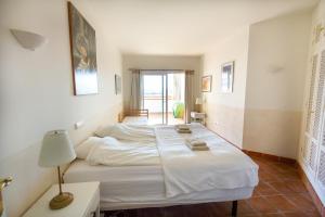 Fotografia z galérie ubytovania 55-Cosy Villa with private Pool in Miraflores, Mijas v destinácii Málaga
