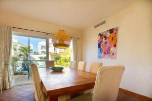 Fotografia z galérie ubytovania 55-Cosy Villa with private Pool in Miraflores, Mijas v destinácii Málaga