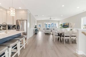 Kuchyň nebo kuchyňský kout v ubytování The Sea Prize