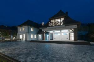 Budova, v ktorej sa apartmánový hotel nachádza + 9 fotografií