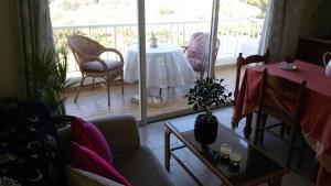 Posezení v ubytování Eftihia Apartments + 37 fotografií