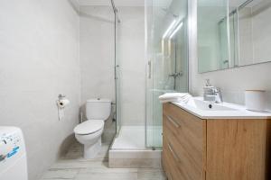 Koupelna v ubytování Hauzify I Apartament Torremar