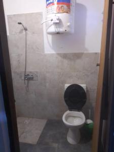 Vonios kambarys apgyvendinimo įstaigoje EL MONTECITO