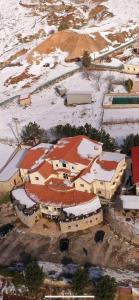 Budova, kde se hotel nachází + 3 fotografie