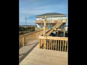 Balkón nebo terasa v ubytování Sea God's Blessing Oceanfront North Topsail Beach Rental