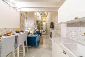 Kuchyň nebo kuchyňský kout v ubytování Judería de Sevilla II - Luxury Apartments