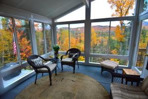 Coin salon dans l'établissement Private Pet Friendly 4 Bedroom Deluxe Vacation Home, Close To Waterville Valley Resort! - Wv68t