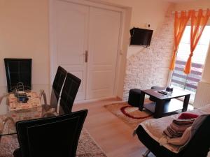 Μια τηλεόραση ή/και κέντρο ψυχαγωγίας στο Oaza mira +3 φωτογραφίες