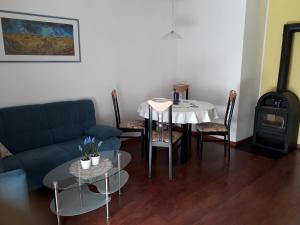 A seating area at GRETL - Residence