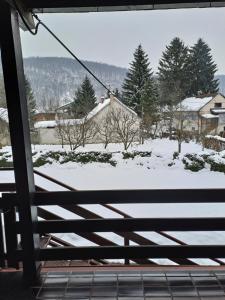 Nespecifikovaný výhled na hory nebo výhled na hory při pohledu z apartmánu