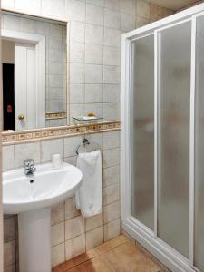 Koupelna v ubytování La Piquera Hostal