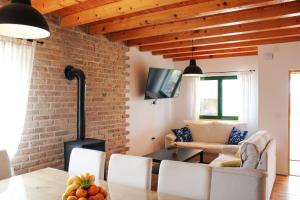 Posedenie v ubytovaní Villa Stone Pearl with heated swimming pool