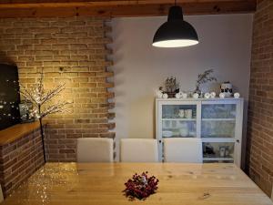 Posedenie v ubytovaní Villa Stone Pearl with heated swimming pool