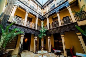 Ein Balkon oder eine Terrasse in der Unterkunft Marrakech Riads, Angsana Heritage Collection