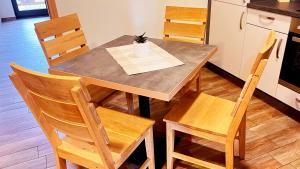 Kuchyň nebo kuchyňský kout v ubytování FeWo-Zimmer-Auszeit