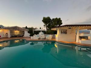 Bazén v ubytovaní Villa Belmonte FAMILY VILLA alebo v jeho blízkosti