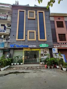 El edificio en el que está el hotel