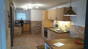 Kuchyň nebo kuchyňský kout v ubytování Ferienhaus Nordstrand Whg 1