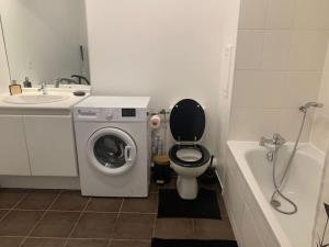 Łazienka w obiekcie Ermont paris