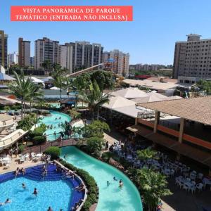 - Vistas a la piscina de un complejo en Tainá e Cezar's Park Caldas Novas, en Caldas Novas