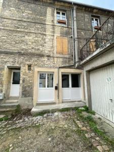 Budova, v ktorej sa apartmán nachádza