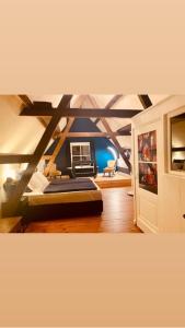 B&B Röderhaus Guesthouse Goedereede客房内的一张或多张床位