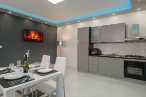 Gallery image of Complex Villa White in Pula