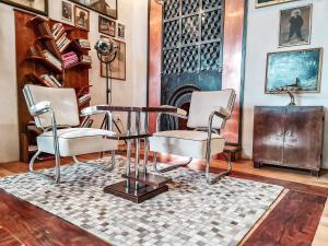 Posedenie v ubytovaní Divná pani Luxury Gallery Rooms