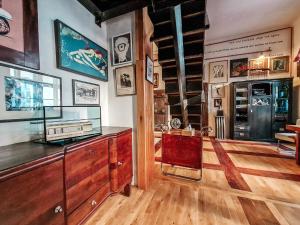 Kuchyňa alebo kuchynka v ubytovaní Divná pani Luxury Gallery Rooms