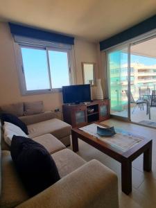 TV a/nebo společenská místnost v ubytování Nature Sea View, La Mata Torrevieja + 27 fotografií