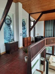 Ruang duduk di Ferienwohnung Altes Künstleratelier Weimar +21 gambar