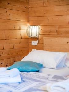 Posteľ alebo postele v izbe v ubytovaní Apartments Plitvice forest