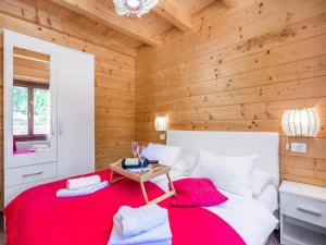Posteľ alebo postele v izbe v ubytovaní Apartments Plitvice forest