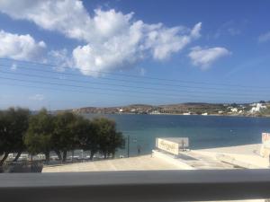 Φωτογραφία από το άλμπουμ του pension Violeta sea view rooms στην Παροικιά