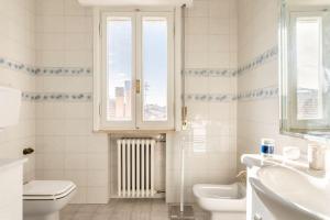 Ένα μπάνιο στο Chic Italian Escape - Casa Vacanze Lorusso +35 φωτογραφίες