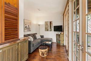 TV a/nebo společenská místnost v ubytování The Treehouse - 116 Florence Street