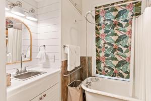 Koupelna v ubytování The Treehouse - 116 Florence Street + 17 fotografií